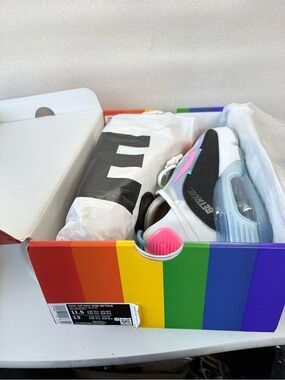 NEW IN BOX NIKE AIR MAX 2090 BETRUE MULTI COLOR 11.5